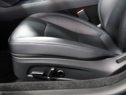 Used 2025 Tesla Model 3 Long Range image 65