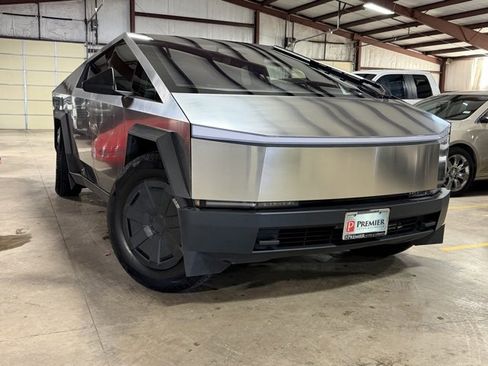 Used 2025 Tesla Cybertruck AWD Crew Cab image 1