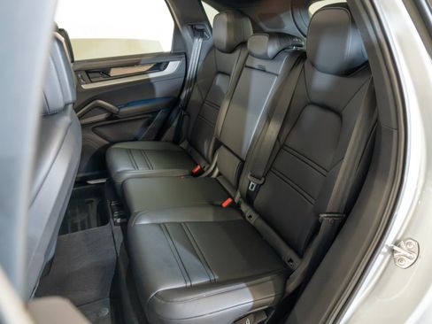 Certified 2026 Porsche Cayenne S AWD/4WD image 15