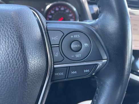 Used 2019 Toyota Camry XSE image 17