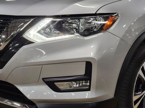 Used 2020 Nissan Rogue SV w/ Sun & Sound Touring Package image 14