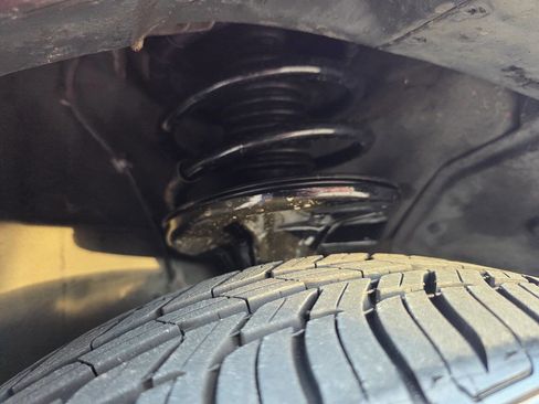 Used 2005 Hyundai Elantra GLS image 23