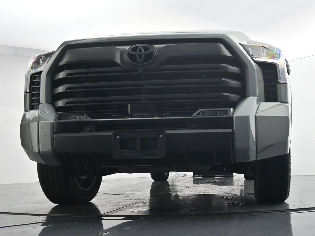 Used 2026 Toyota Tundra Limited AWD/4WD image 33