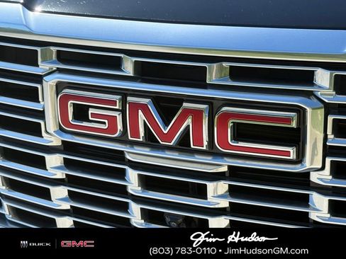 Used 2025 GMC Yukon Denali AWD/4WD image 6