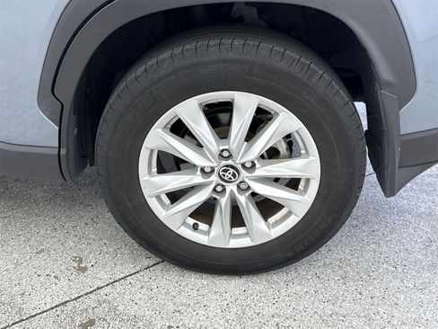 Used 2023 Toyota Corolla Cross LE image 45