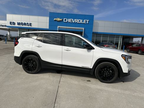 Certified 2022 GMC Terrain SLT w/ Elevation Edition image 4