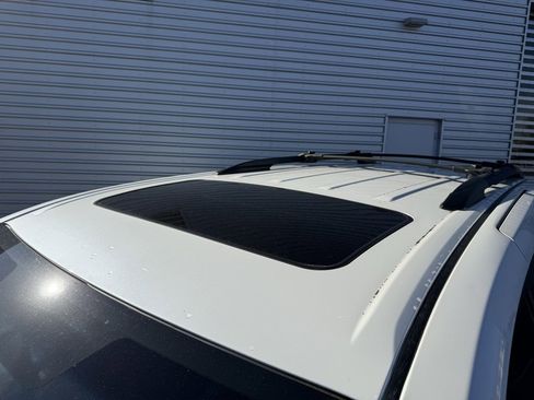 Used 2015 Toyota Sienna XLE image 9