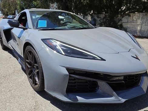 Used 2024 Chevrolet Corvette Z06 RWD image 2