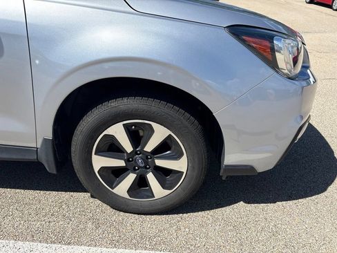 Used 2018 Subaru Forester 2.5i Limited AWD/4WD image 5