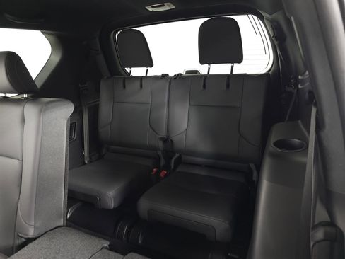 Used 2022 Lexus GX 460 Premium w/ Premium Package image 36