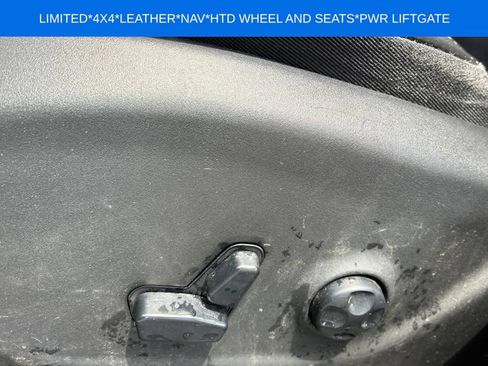 Used 2018 Jeep Cherokee Limited AWD/4WD image 12