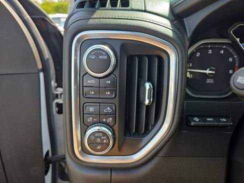 Used 2022 GMC Sierra 2500 Denali w/ Denali Ultimate Package AWD/4WD image 28