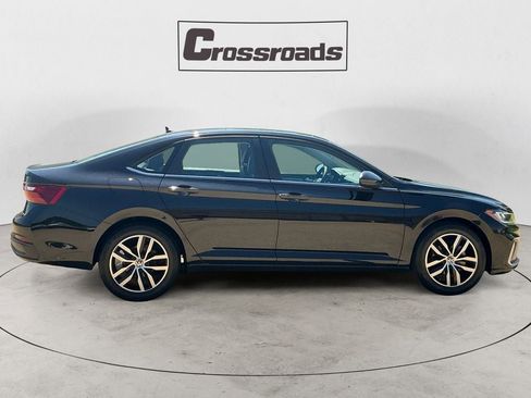 Used 2025 Volkswagen Jetta SE FWD image 6