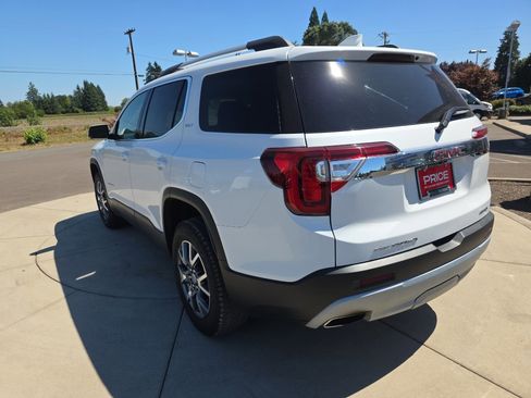 Used 2023 GMC Acadia SLT image 4