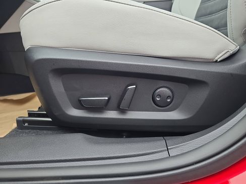 New 2025 Mitsubishi Outlander SE image 13