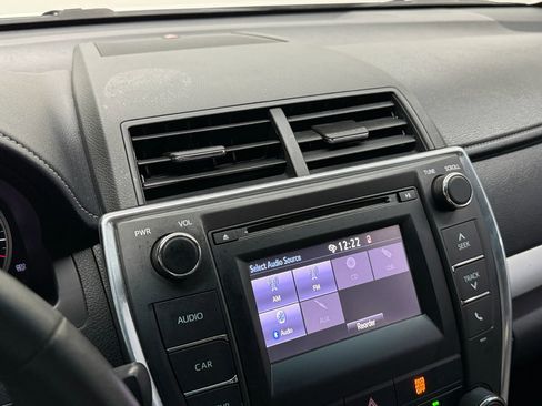 Used 2017 Toyota Camry SE FWD image 25
