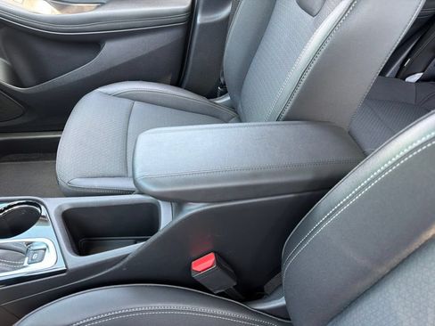 Used 2025 Buick Encore GX Preferred FWD image 18