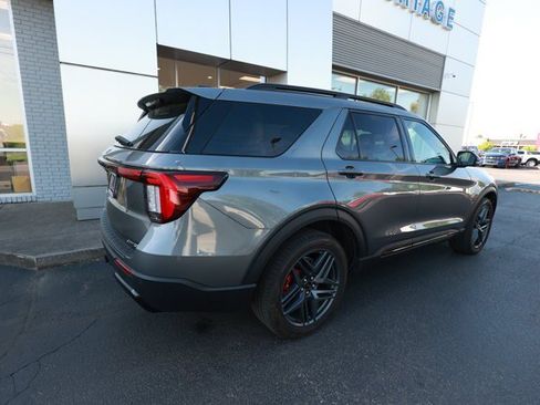 Certified 2025 Ford Explorer ST-Line w/ Premium Package AWD/4WD image 3