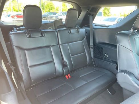 Used 2025 Ford Explorer ST-Line AWD/4WD image 33