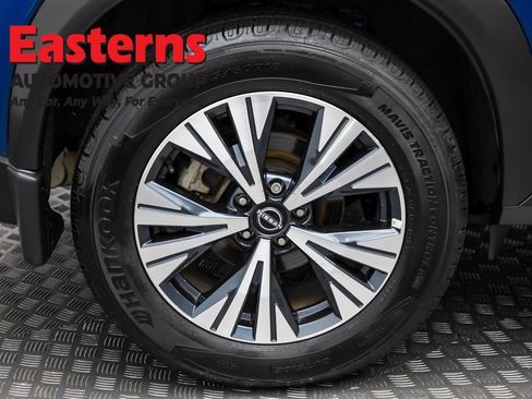 Used 2022 Nissan Rogue SV AWD/4WD image 29