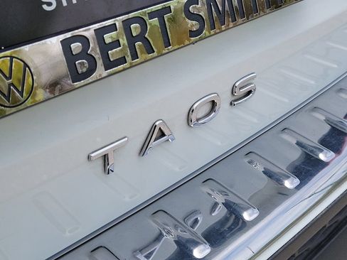 Used 2022 Volkswagen Taos S FWD image 5