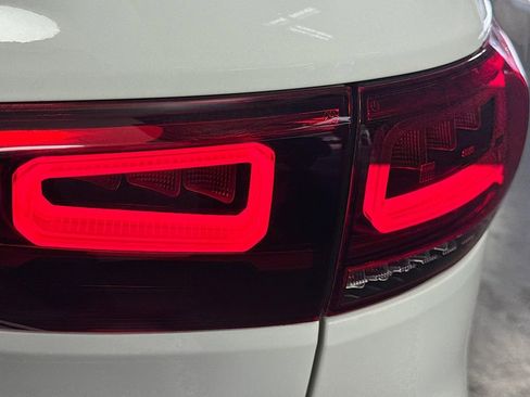 Used 2021 Mercedes-Benz GLB 250 image 31