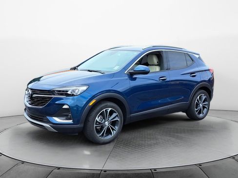 Used 2021 Buick Encore GX Essence w/ Advanced Technology Package FWD image 3