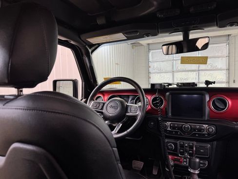 Used 2023 Jeep Gladiator Rubicon w/ Cold Weather Group AWD/4WD image 22