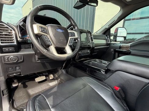 Used 2017 Ford F250 Lariat w/ Lariat Ultimate Package AWD/4WD image 7
