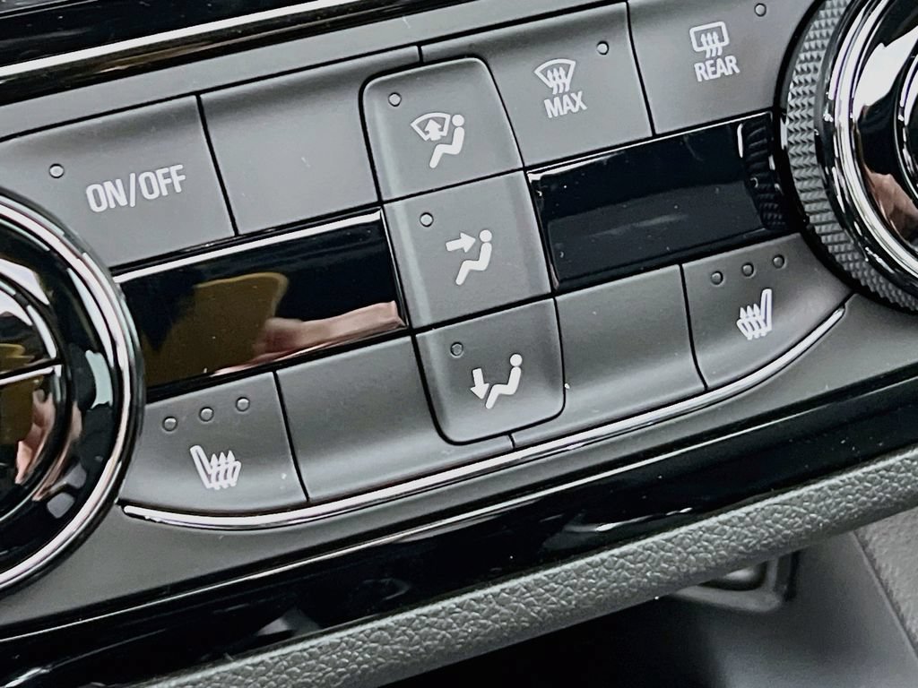 New 2026 Buick Envista Sport Touring w/ Convenience I Package FWD image 18