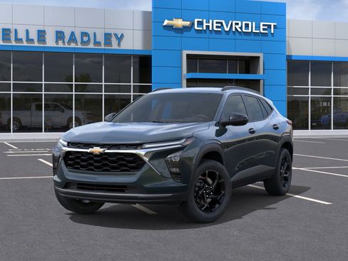 New 2026 Chevrolet Trax LT w/ Driver Confidence Package image 6