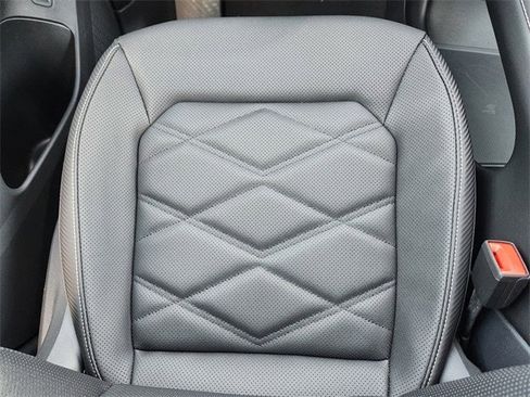 New 2026 Volkswagen Atlas Cross Sport SE image 26