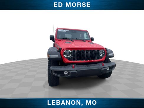 Used 2025 Jeep Wrangler Unlimited Rubicon AWD/4WD image 2