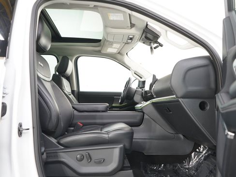 Used 2025 Ford Expedition Max Platinum AWD/4WD image 12