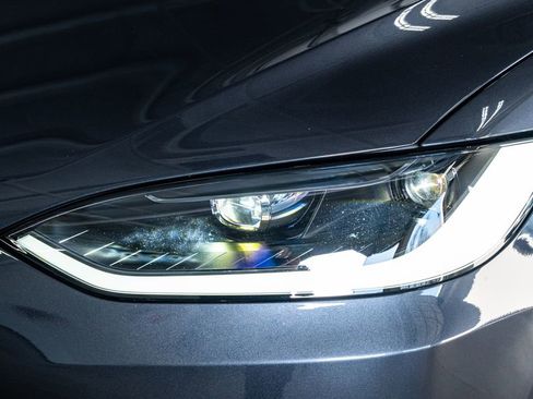 Used 2024 Tesla Model X image 13