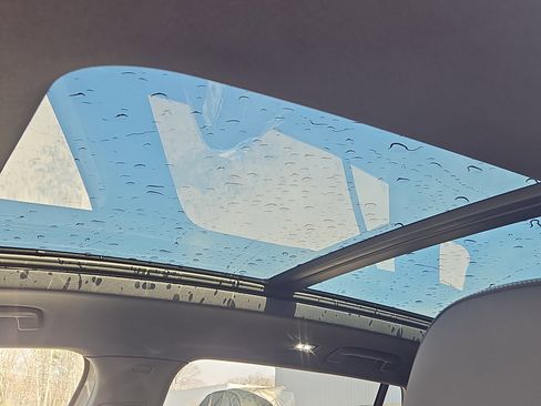 New 2026 Volkswagen Tiguan SE R-Line image 7