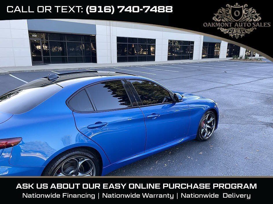 Used 2017 Alfa Romeo Giulia Ti w/ TI 19" Sport Package RWD image 10