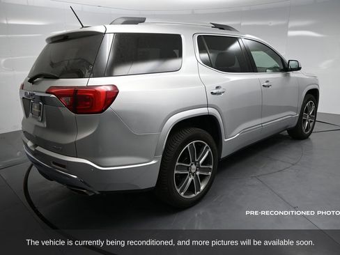 Used 2019 GMC Acadia Denali image 4