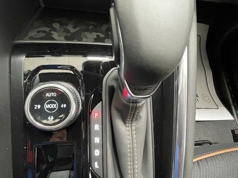 New 2026 GMC Canyon AT4 AWD/4WD image 18