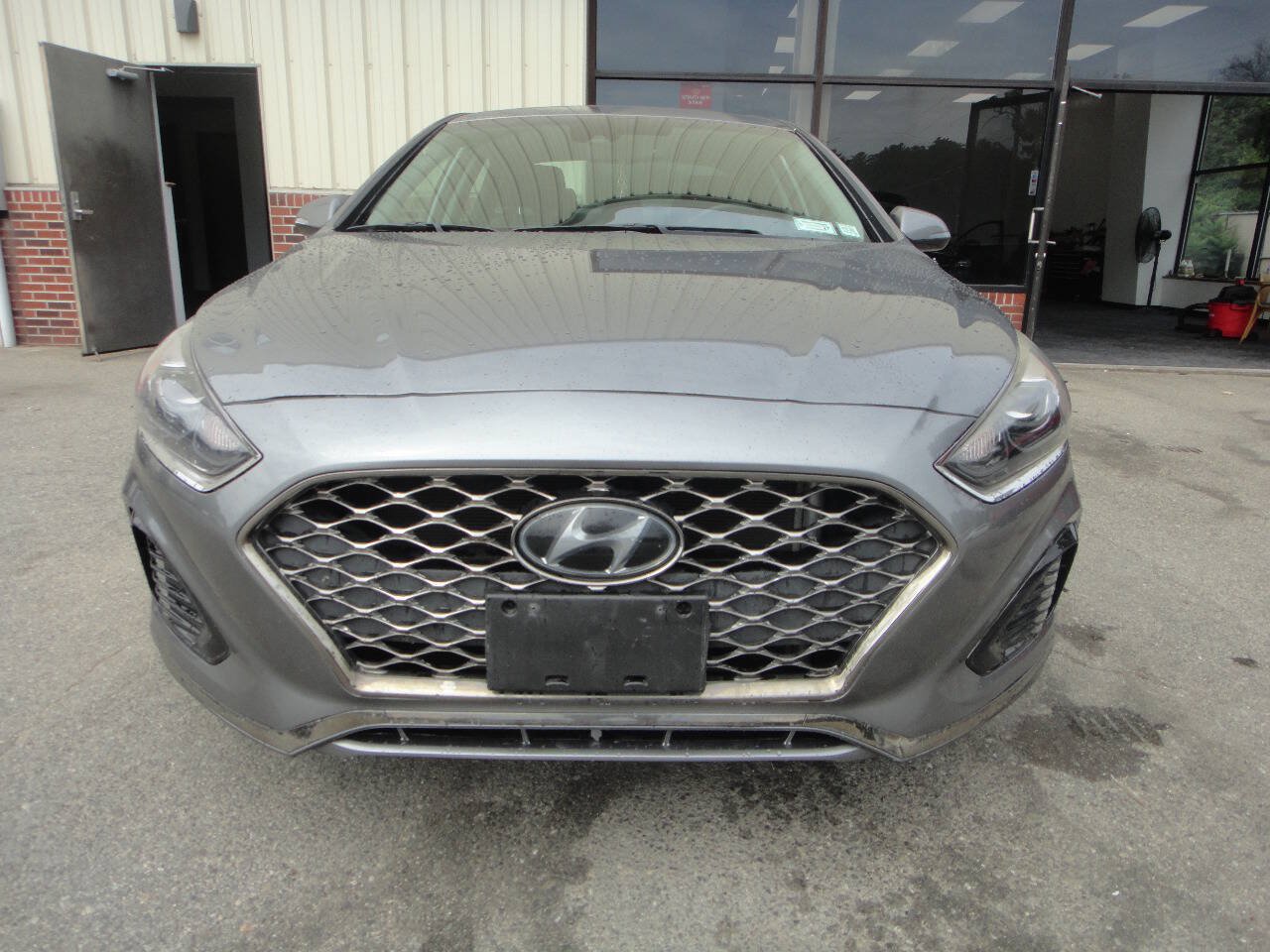 Used 2018 Hyundai Sonata Limited FWD image 2