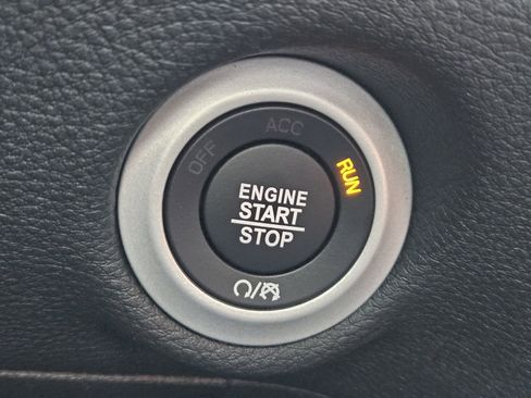 New 2026 Chrysler Pacifica Select image 22