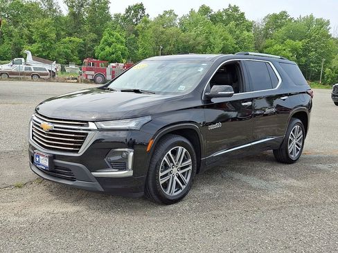 Used 2023 Chevrolet Traverse High Country w/ LPO, Cargo Package image 5