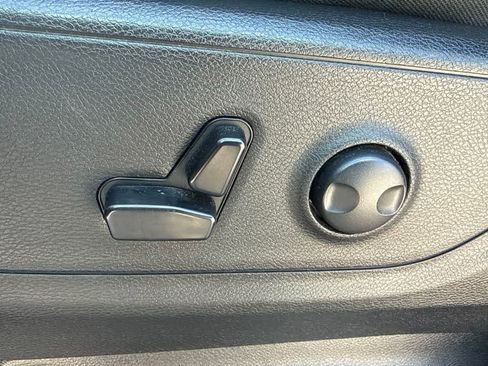Used 2025 RAM 1500 Big Horn AWD/4WD image 15