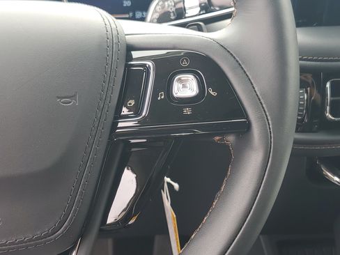 New 2026 Lincoln Aviator AWD image 15