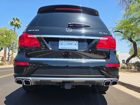 Used 2015 Mercedes-Benz GL 63 AMG 4MATIC image 21