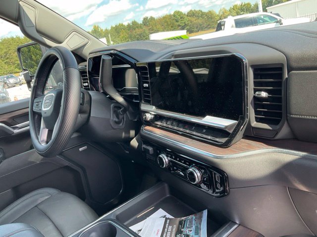 Used 2025 GMC Sierra 2500 SLT w/ SLT Convenience Package AWD/4WD image 14