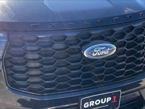 Used 2025 Ford Explorer ST-Line image 29