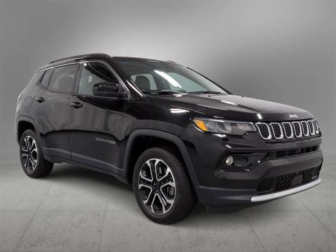 Certified 2023 Jeep Compass Limited image 2