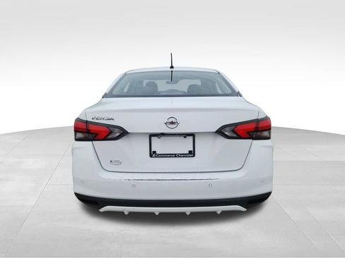 Used 2022 Nissan Versa S FWD image 6