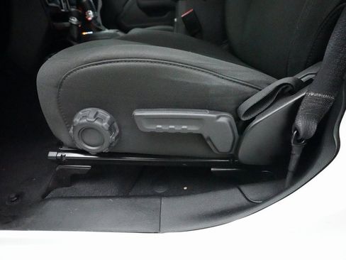 Used 2022 Jeep Wrangler Unlimited Sport image 28